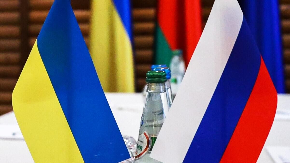 Россия не отказывается ни от каких форм работы по Украине, заявил Лавров